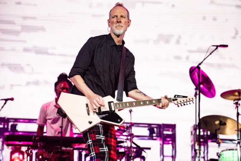 Tom Dumont de No Doubt révèle un diagnostic précoce de la maladie de Parkinson : « Cela a été une lutte »