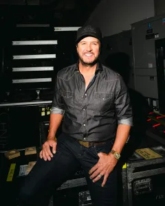 Luke Bryan au festival iHeartCountry 2026 qui s'est tenu au Moody Center le 2 mai 2026 à Austin, Texas.