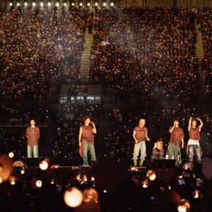 BTS fait vibrer le Mexique avec des tenues spéciales et des phrases en espagnol : « Vous savez vraiment comment vous amuser »