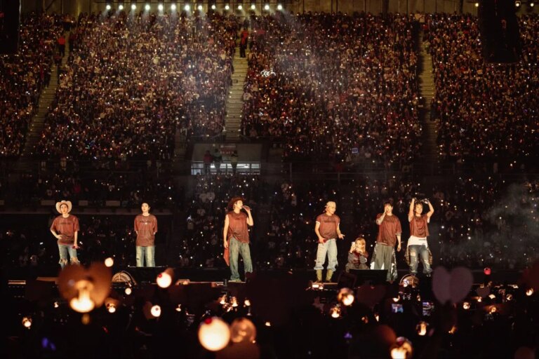 BTS fait vibrer le Mexique avec des tenues spéciales et des phrases en espagnol : « Vous savez vraiment comment vous amuser »