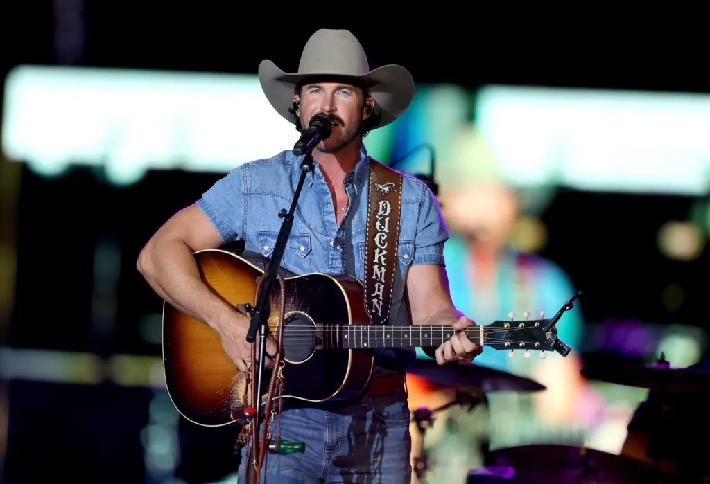 Riley Green anime une soirée en l'honneur des vies inspirantes de l'ACM avec Lauren Alaina, Randy Houser et plus : 5 moments forts