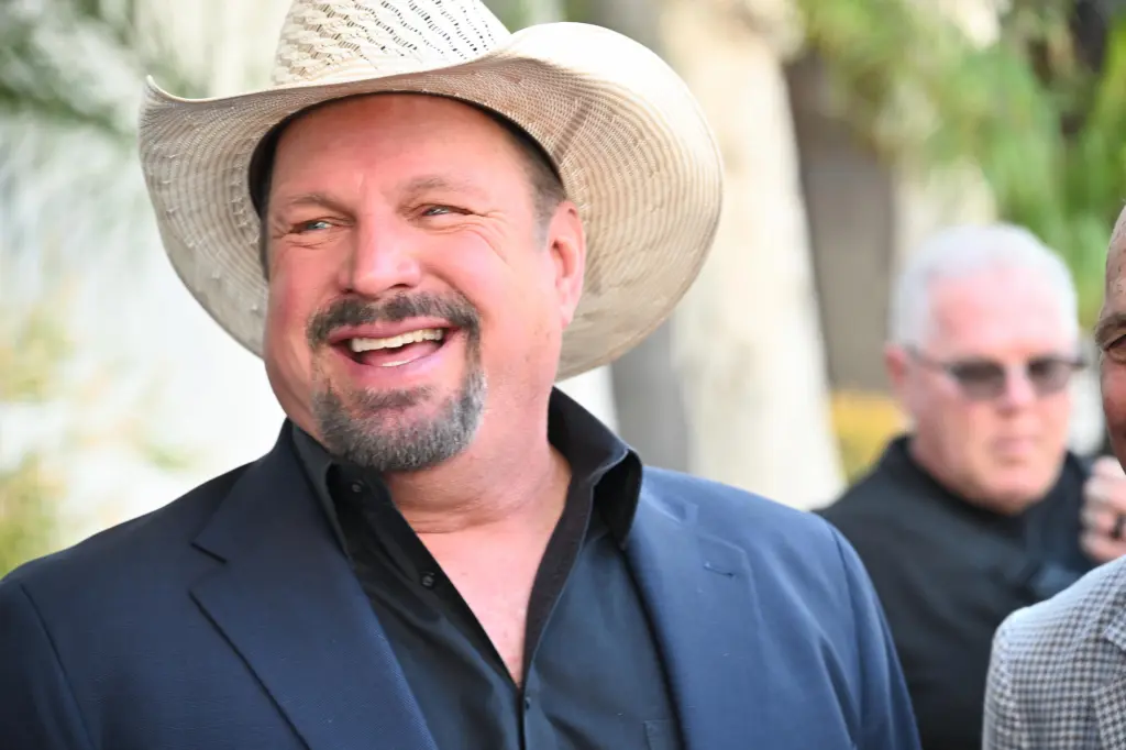 Garth Brooks, responsable de Disney Music Group et décideurs politiques en matière d'IA, devraient recevoir les honneurs de la RIAA 2026