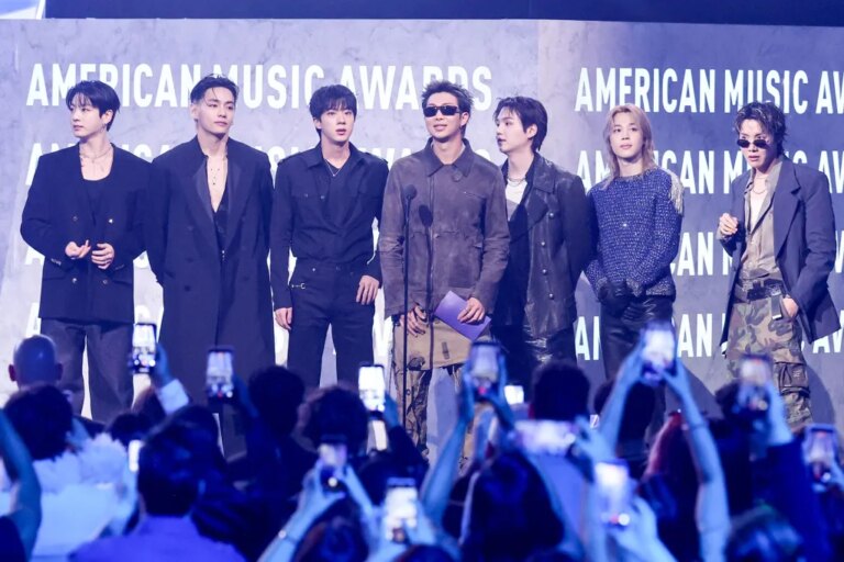 BTS remporte le titre d&rsquo;Artiste de l&rsquo;année aux AMA 2026 : « Nous l&rsquo;avons encore fait »