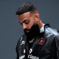 « CORSA » d&rsquo;Eladio Carrión se classe dans le top 10 du classement des meilleurs albums latins