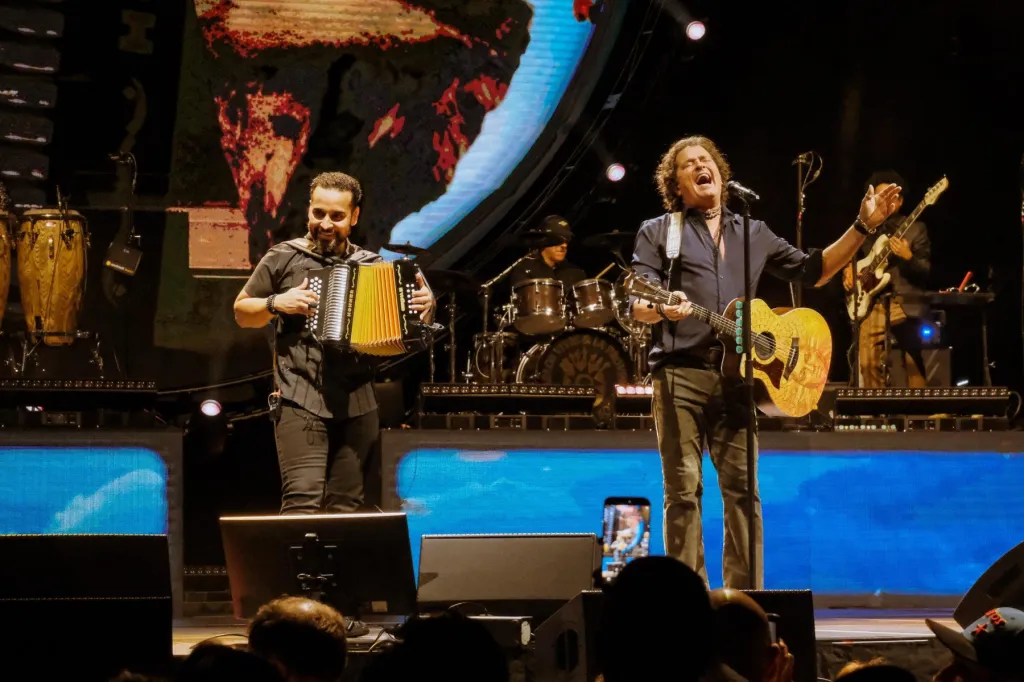 Carlos Vives déverse la fierté colombienne à Miami avec Tour Al Sol : « Il est important d'être dans cette ville »