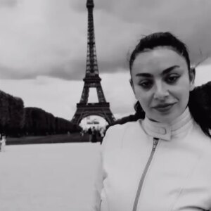 Charli XCX partage le morceau pop-punk « Playboy Bunny » en face B de « SS26 »