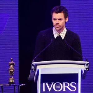 Harry Styles porte un toast à Thom Yorke lors des Ivor Novello Awards 2026 : « Je ne peux pas exagérer à quel point son travail continue de m&rsquo;influencer » : discours complet
