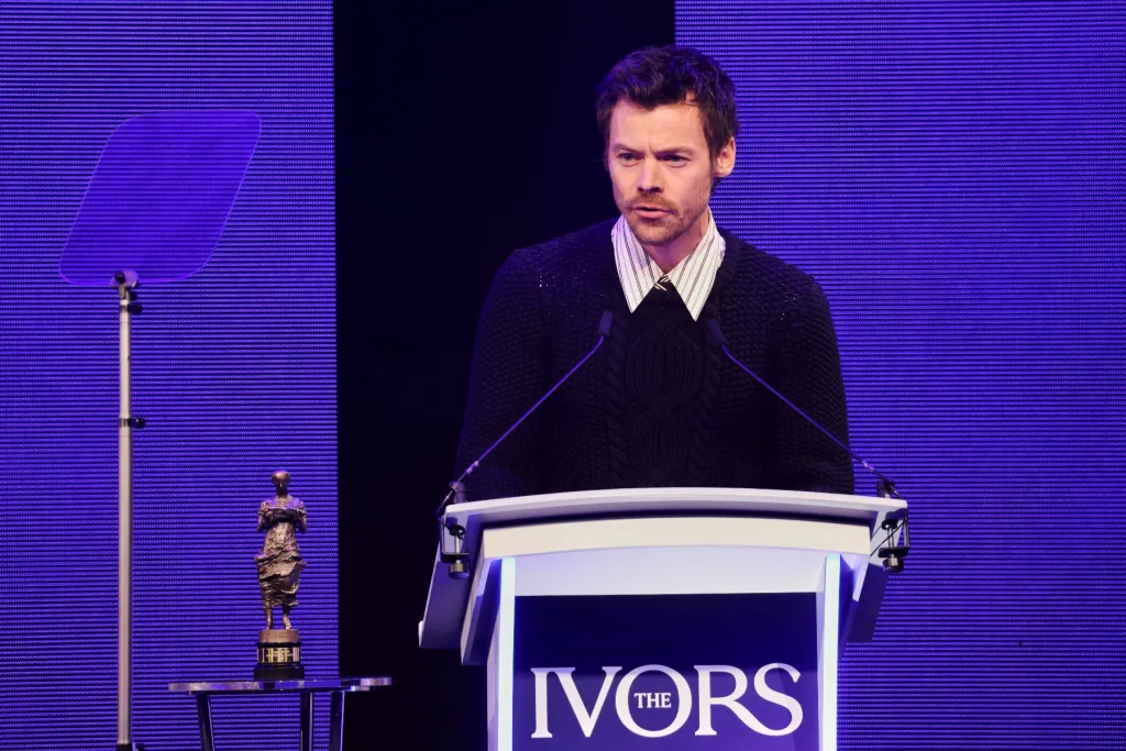 Harry Styles porte un toast à Thom Yorke lors des Ivor Novello Awards 2026 : « Je ne peux pas exagérer à quel point son travail continue de m'influencer » : discours complet