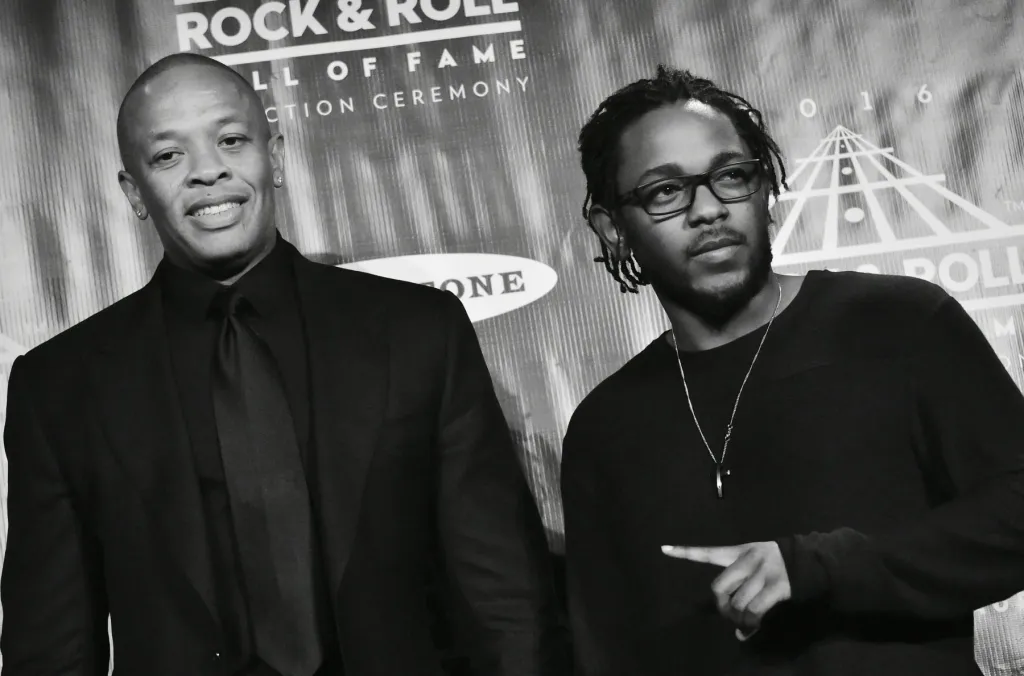 Kendrick Lamar et le Dr Dre assistent à la cérémonie d'inauguration des travaux de leur école secondaire de Compton : « un moment de bouclage de la boucle »