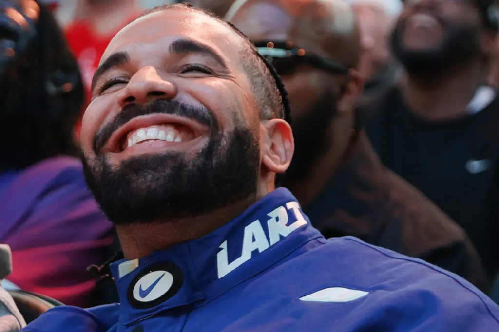 La Rolex de Drake sur la couverture de "Take Care" aurait été vendue pour 500 000 $
