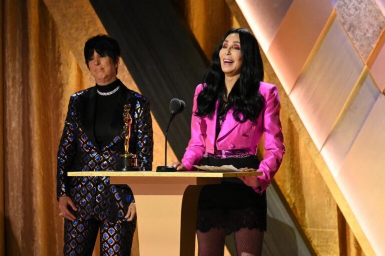 Le compliment détourné de Cher à propos des compétences d&rsquo;écriture de chansons de Diane Warren est la perfection