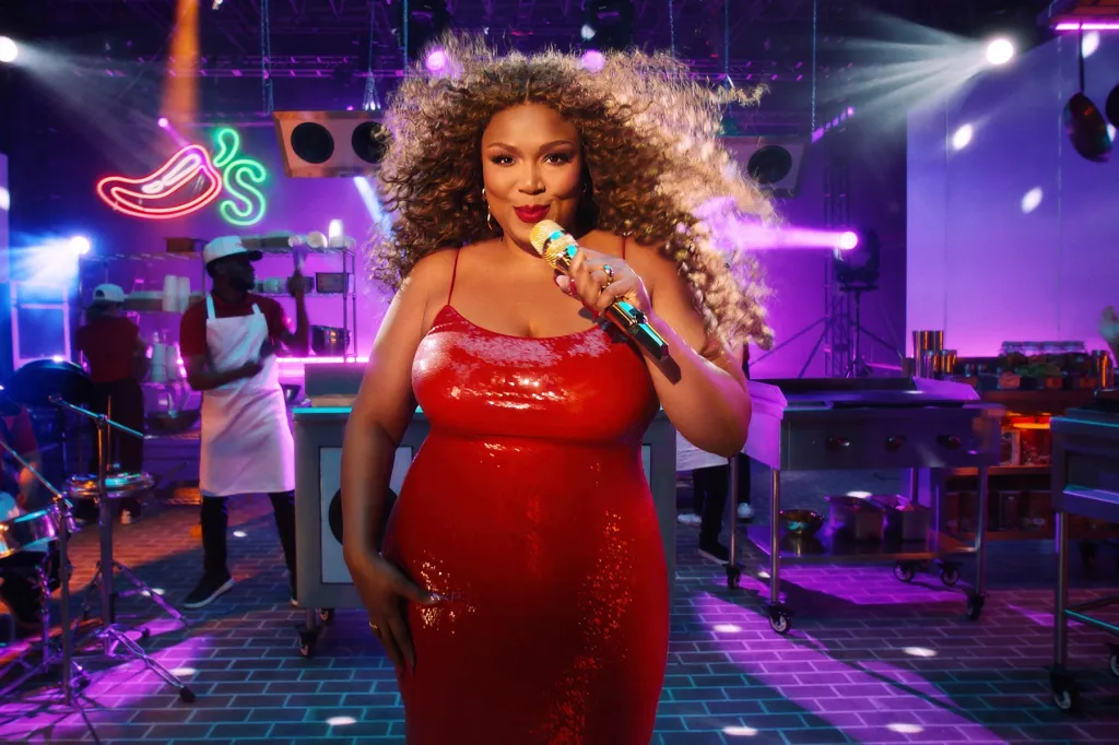 Lizzo dissipe « l'idée fausse » selon laquelle elle a mis de côté son album « Love in Real Life » : « Je viens de changer le nom »