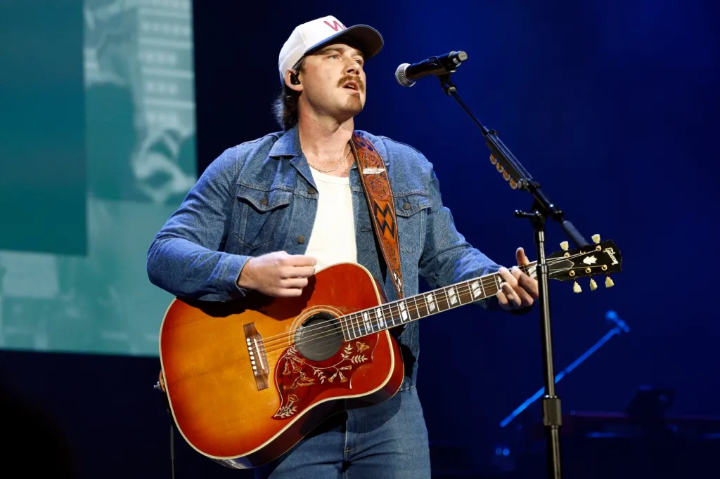 Morgan Wallen sort avec Caitlin Clark au concert du stade d'Indianapolis