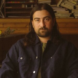 Noah Kahan remporte le premier album n°1 du Billboard 200 avec « The Great Divide »