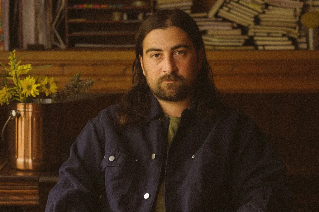 Noah Kahan remporte le premier album n°1 du Billboard 200 avec « The Great Divide »