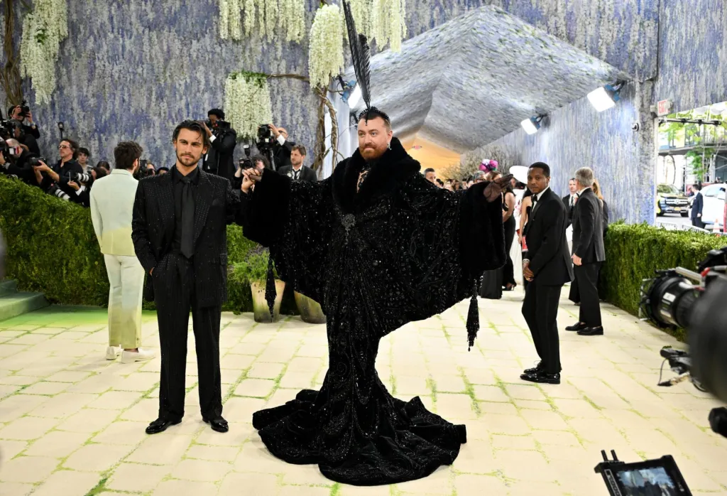 Sam Smith dit que le look du Met Gala 2026 était « la chose la plus lourde que j'ai jamais portée » : voici combien il pesait