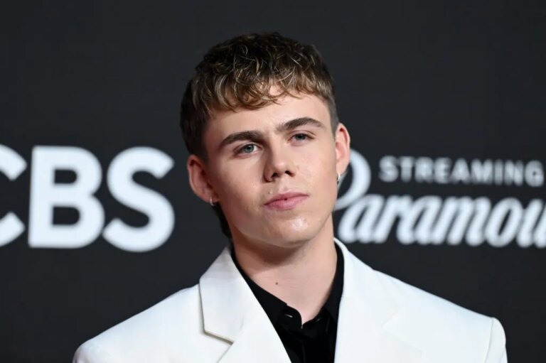 The Kid LAROI réfléchit à la façon dont Justin Bieber l&rsquo;a convaincu de sortir « Stay »