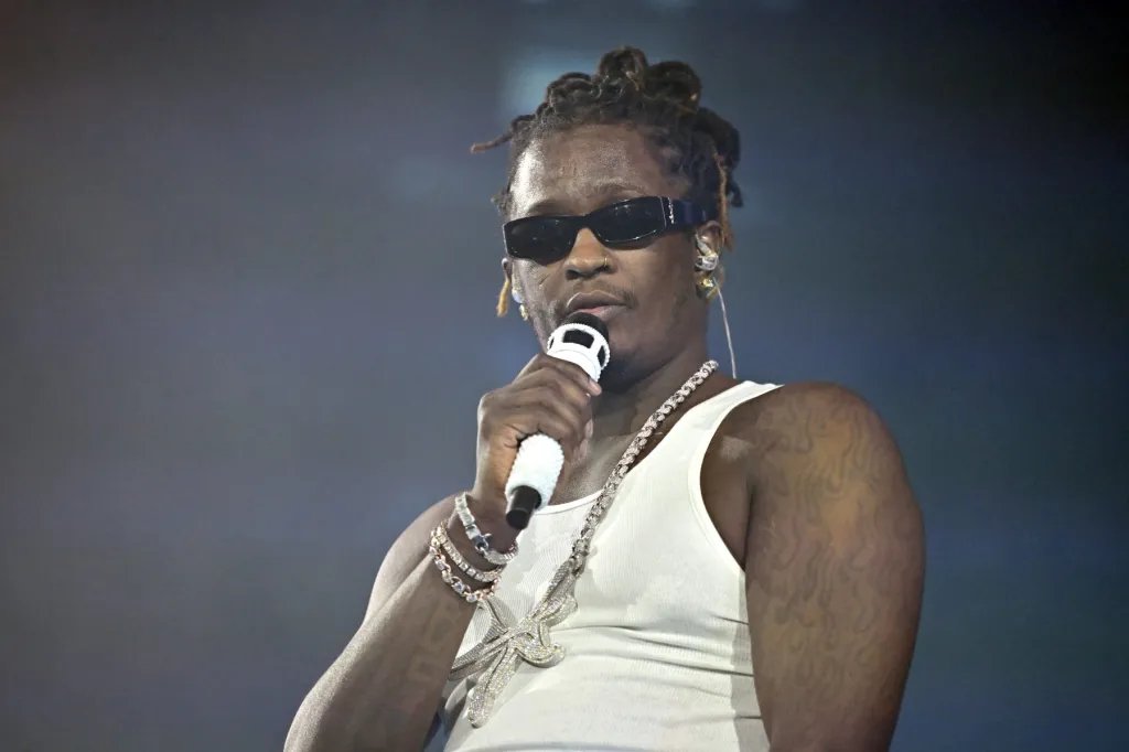 Un jeune voyou réclame la liberté de Lil Durk : « S'il vous plaît, Dieu »