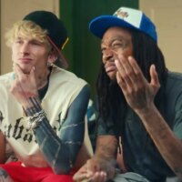 mgk & Wiz Khalifa Pack sur le blog Era Nostalgia avec une vidéo ludique « Girl Next Door »
