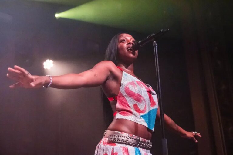 Rachel Chinouriri porte haut le drapeau des talents locaux au Showcase SXSW Londres 2026 : 5 meilleurs moments