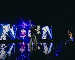 Fuerza Regida & Marshmello au Petco Park de San Diego jeudi 18 juin.
