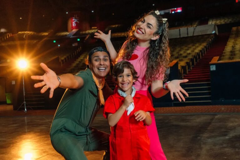 Après 20 ans en duo, Periko et Jessi León rebaptisés PJ Kids avec leur fils de 5 ans comme batteur
