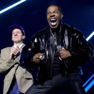 Art Garfunkel, Jimmy Fallon et Busta Rhymes parmi les invités surprise de Charlie Puth au Madison Square Garden