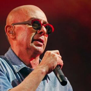 Carlos « Indio » Solari, légende de la scène rock argentine, est décédé à 77 ans