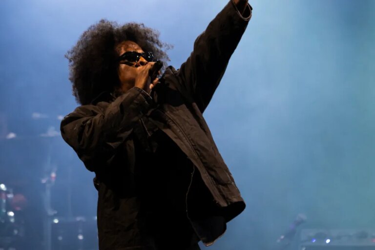 De Ye à Drake, voici tout le monde que Jay-Z a semblé dissident lors de son style libre de pique-nique Roots