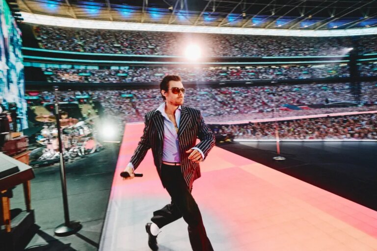 Harry Styles remporte la couronne du stade de Wembley alors que la course historique commence : 7 meilleurs moments