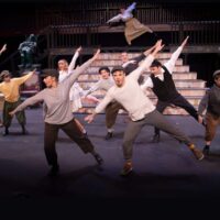La comédie musicale « Newsies » de Disney charme et ravit à l&rsquo;ARTfactory