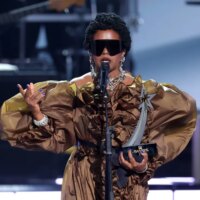 Lauryn Hill reçoit le Living Legend Icon Award après un incroyable hommage aux BET Awards 2026 : « Je veux que les gens sachent ce que nous pouvons faire »