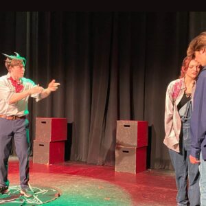 Le charme loufoque de « Evil Librarian » de la Landless Theatre Company