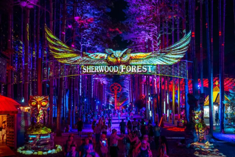 Les autorités enquêtent après la découverte du corps d&rsquo;un nouveau-né décédé sur les terrains de camping du festival Electric Forest