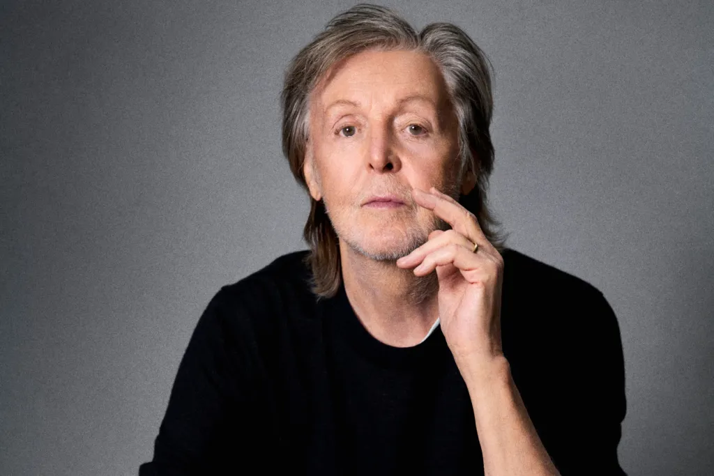 Paul McCartney prolonge sa séquence en tant qu'acte le plus réussi du classement des albums britanniques avec le 24e numéro 1
