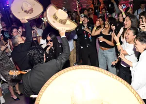 Snow Tha Product se produit sur scène lors de Frequencia Latina : A Latin Artist Showcase présentée par Crear Música lors du GRAMMY House Day 1 le 10 juin 2026 à New York.