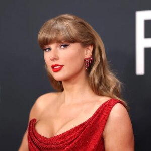 Taylor Swift dit qu&rsquo;elle n&rsquo;est « jamais inspirée » par Paul McCartney, faisant l&rsquo;éloge de son nouvel album