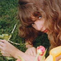 Taylor Swift raconte une histoire d&rsquo;amour dans « Toy Story 5 » avec la vidéo animée « Je le savais, je te connaissais » : regardez