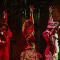 Une énergie spirituelle et vocale non-stop dans « (prier) » au Baltimore Center Stage