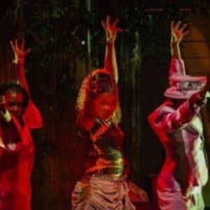 Une énergie spirituelle et vocale non-stop dans « (prier) » au Baltimore Center Stage