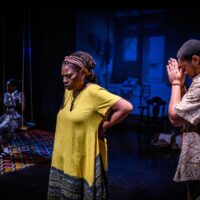 Une mère jure de protéger sa fille dans une nouvelle pièce puissante « Around the Snake Turn » de Pipeline Playwrights