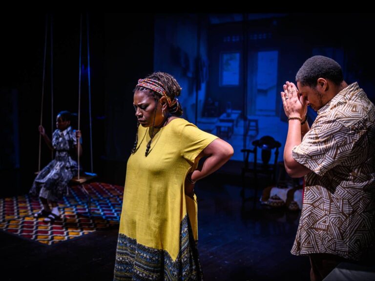 Une mère jure de protéger sa fille dans une nouvelle pièce puissante « Around the Snake Turn » de Pipeline Playwrights