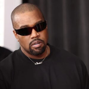 Ye lance l&rsquo;édition Deluxe de « Bully » avec la nouvelle chanson de Don Toliver et partage la vidéo surréaliste des « Kings »