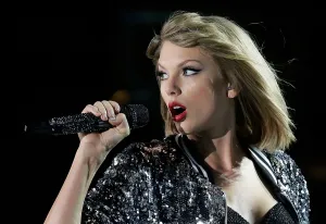 Taylor Swift se produit lors de sa tournée mondiale « 1989 » au stade ANZ le 28 novembre 2015 à Sydney, en Australie.