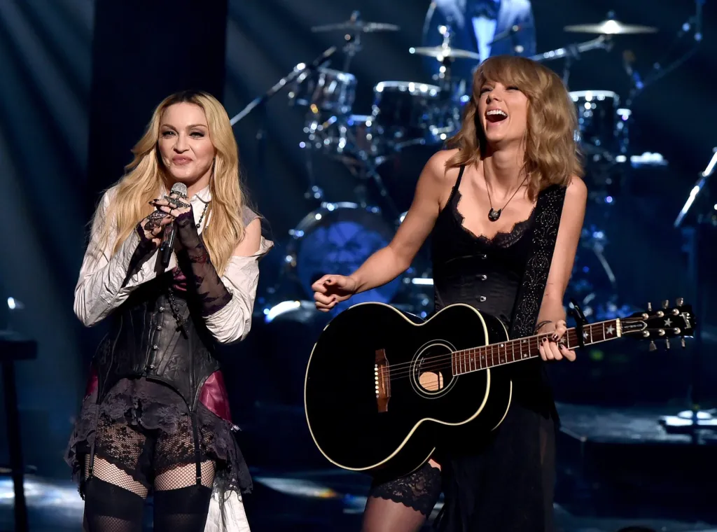 Madonna & the Elite compte au moins 10 n°1 au Billboard 200 et au Hot 100