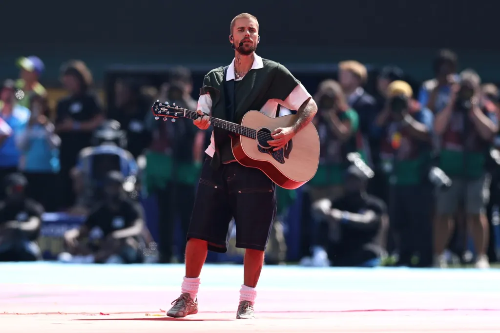Ted Lasso envoie Justin Bieber sur le terrain de la Coupe du monde pour "Everything Hallelujah" lors du spectacle de la mi-temps 2026