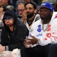 50 Cent taquine la collaboration entre 2Pac et Eminem pour la bande originale de « Street Fighter »: « Sortie sous peu »