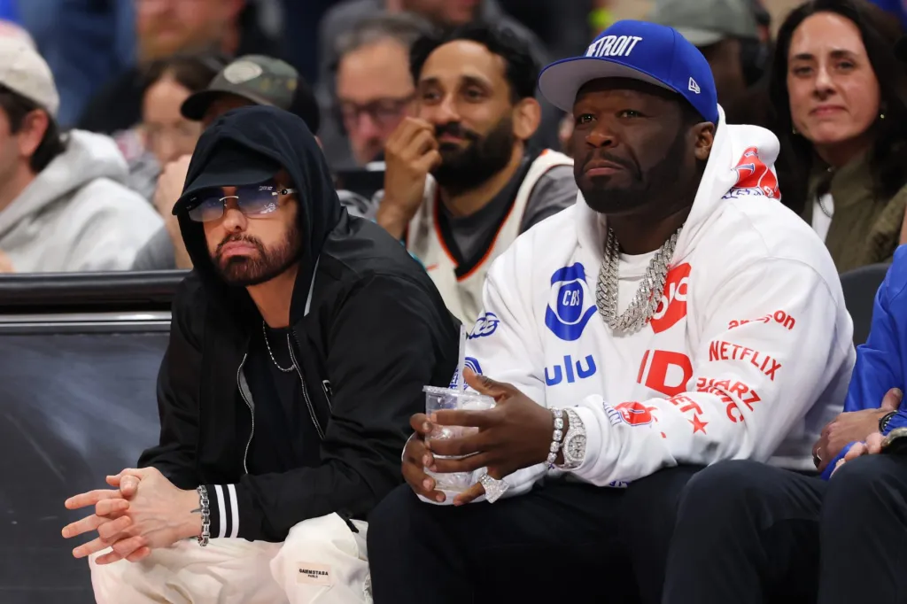 50 Cent taquine la collaboration entre 2Pac et Eminem pour la bande originale de "Street Fighter": "Sortie sous peu"