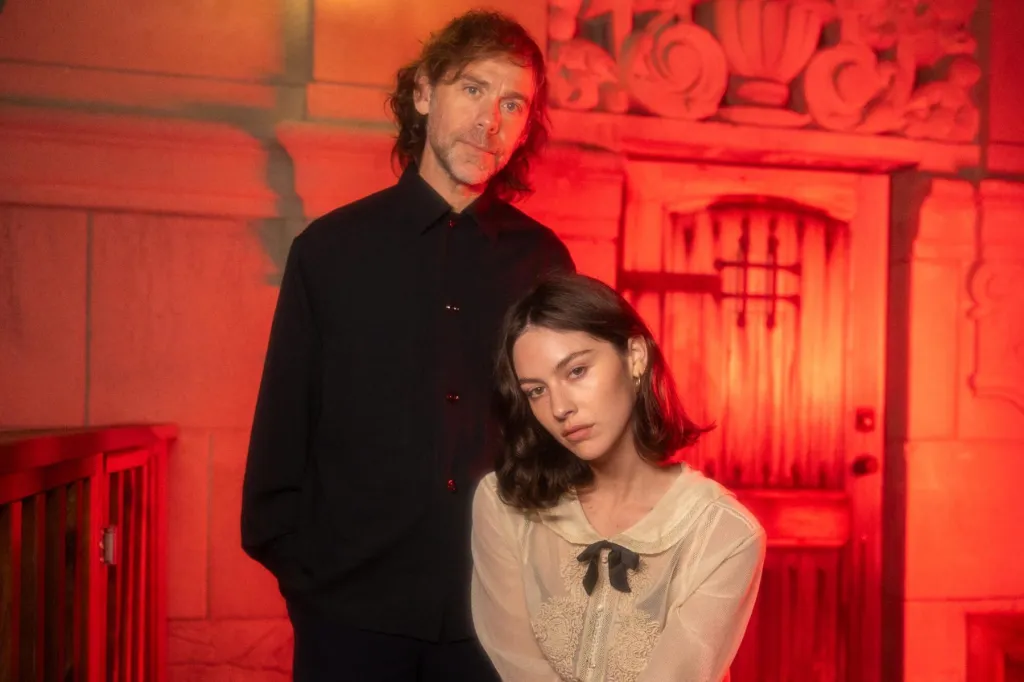Aaron Dessner remet les pendules à l'heure sur le « souhait de mort » de Gracie Abrams : il ne s'agit « certainement pas » de Taylor Swift