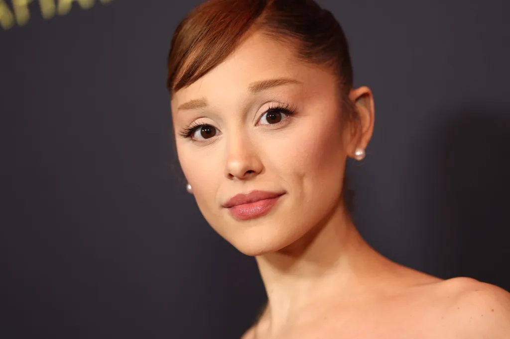 Ariana Grande abandonne la saison 13 d'American Horror Story au milieu d'un programme de tournée